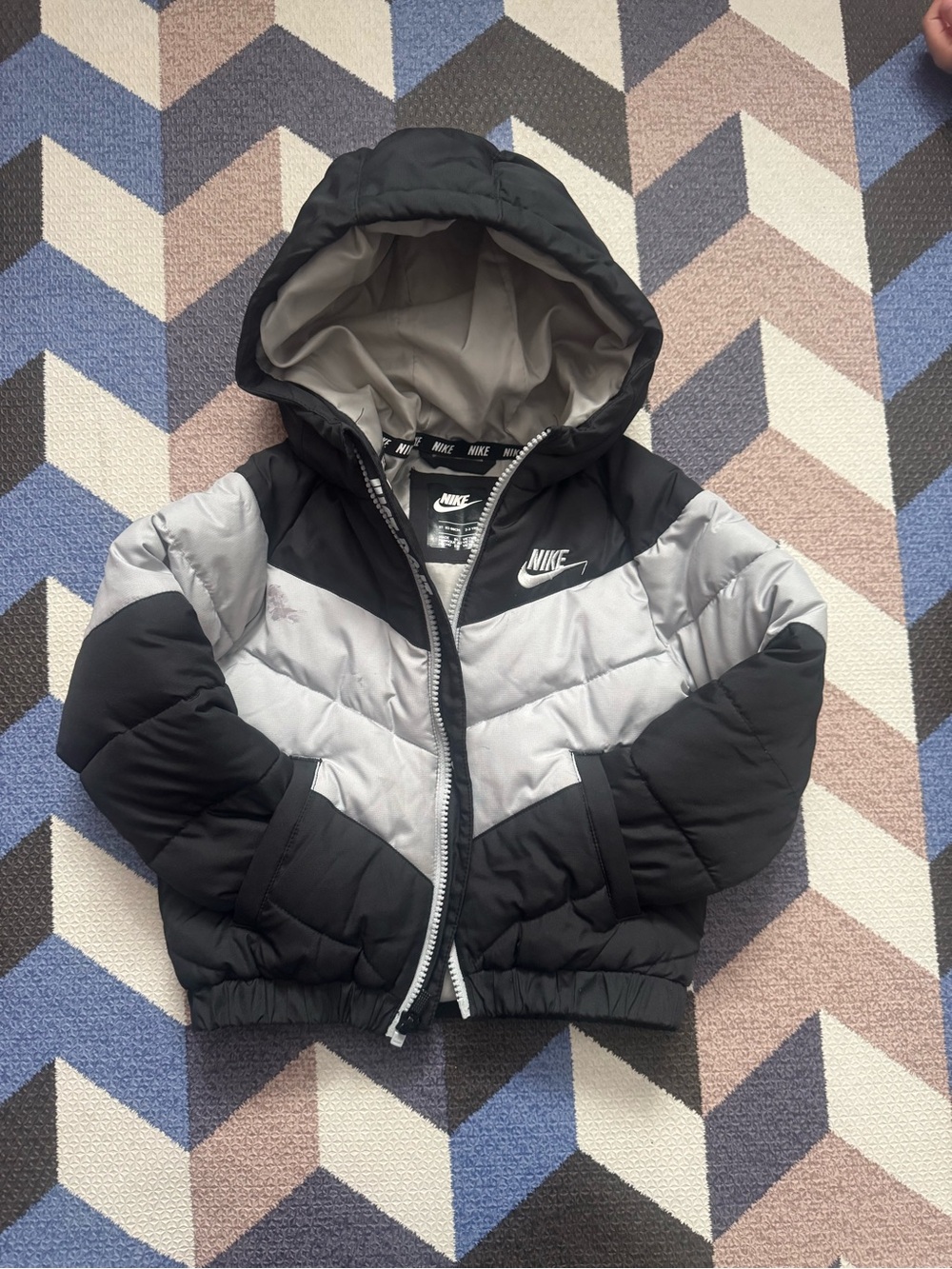 Nike Black and Light Gray Hooded Puffer Jacket